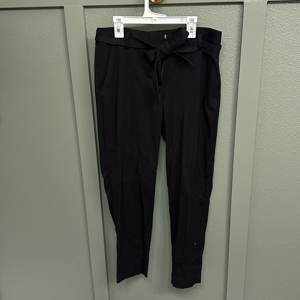 The loft pants with a tie belt